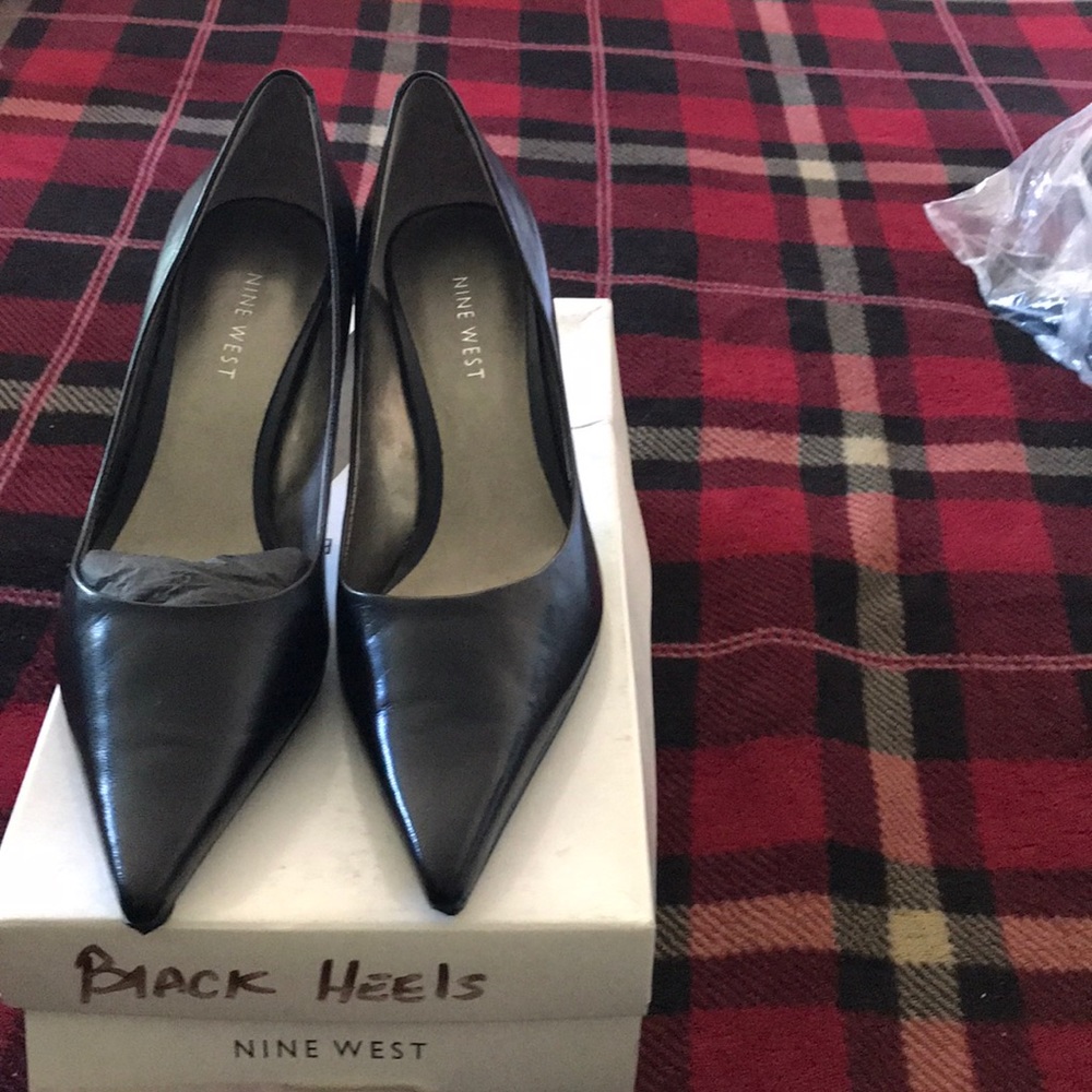 Nine West Pointy toe Pump NEVER WORN